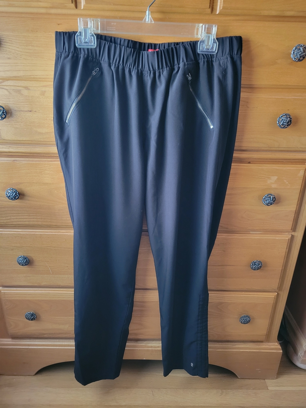 IZOD Golf Stretch Ladies Size 12 Black Polyester Pants zipper pockets in front